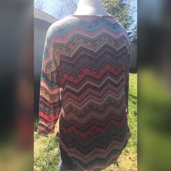 Colorful top - Picture 3 of 3